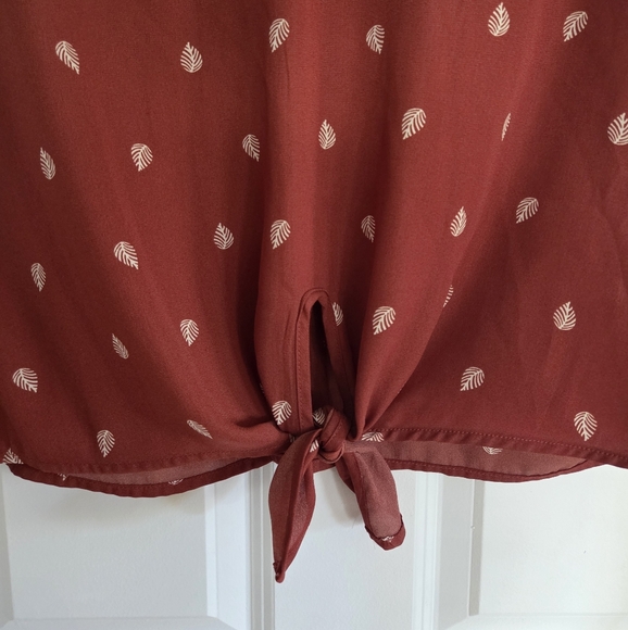 Short-sleeve Fall Top Blouse - Picture 2 of 8